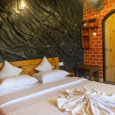 Bed and Breakfast Hobbit Hole Hideaway Ella Exterior foto