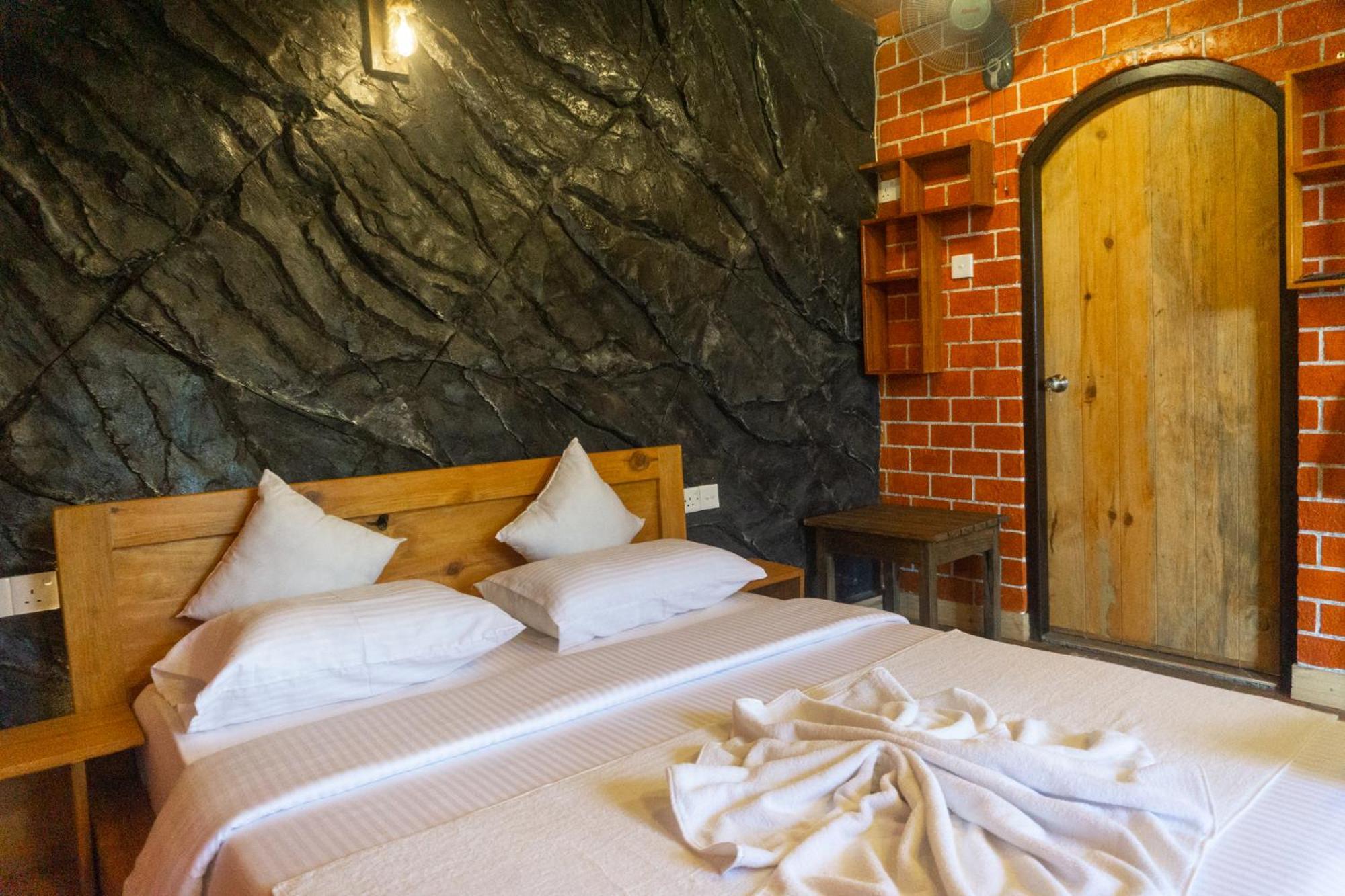 Bed and Breakfast Hobbit Hole Hideaway Ella Exterior foto