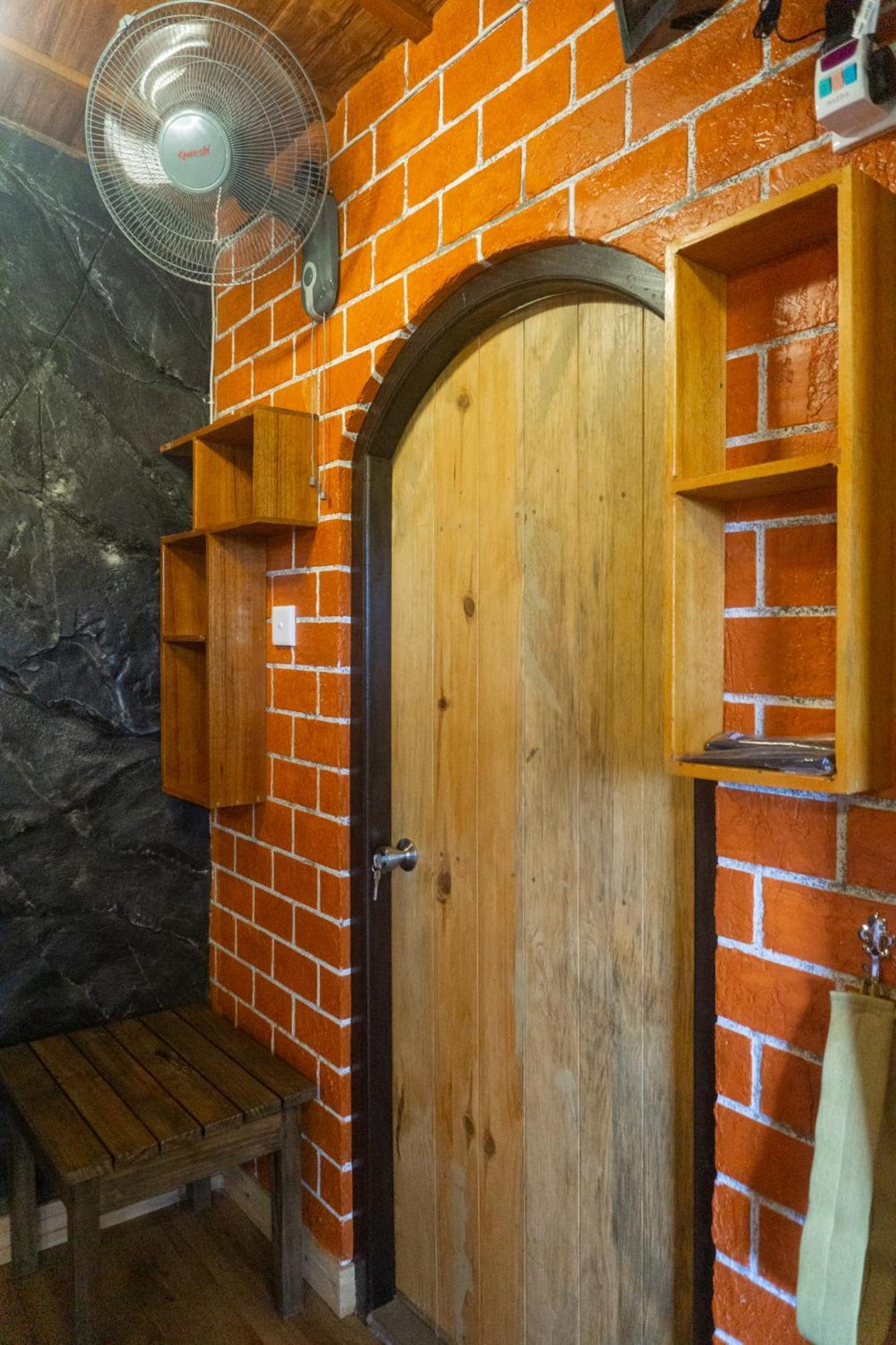 Bed and Breakfast Hobbit Hole Hideaway Ella Exterior foto
