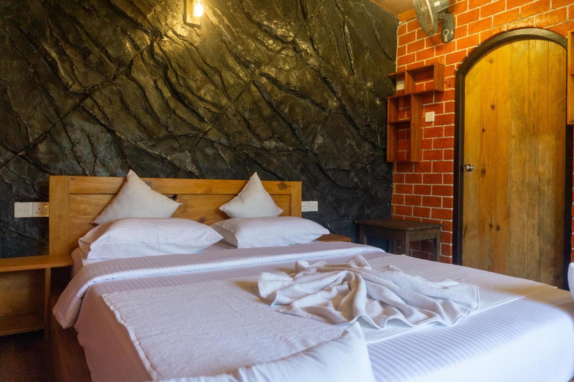 Bed and Breakfast Hobbit Hole Hideaway Ella Exterior foto