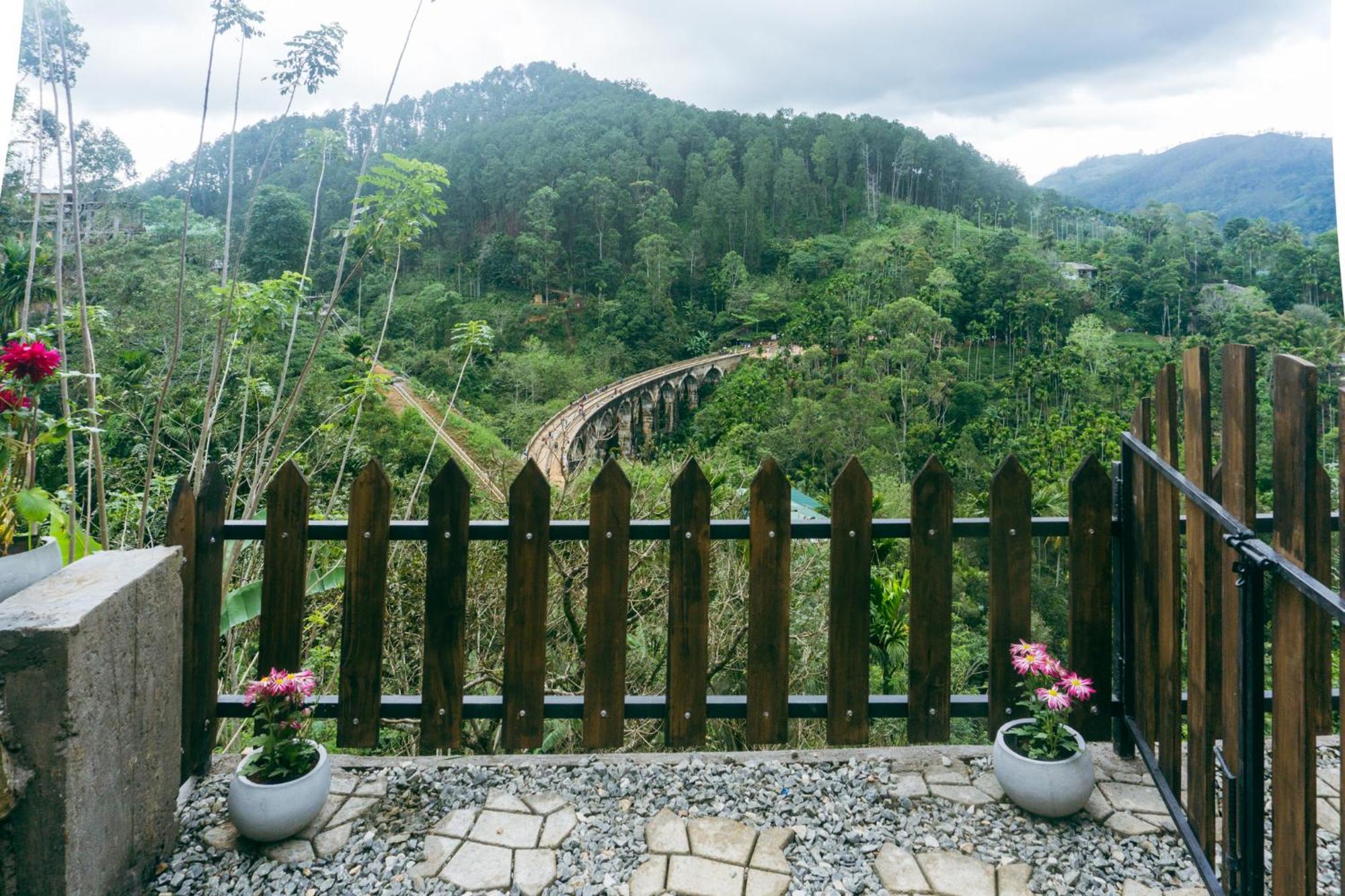 Bed and Breakfast Hobbit Hole Hideaway Ella Exterior foto